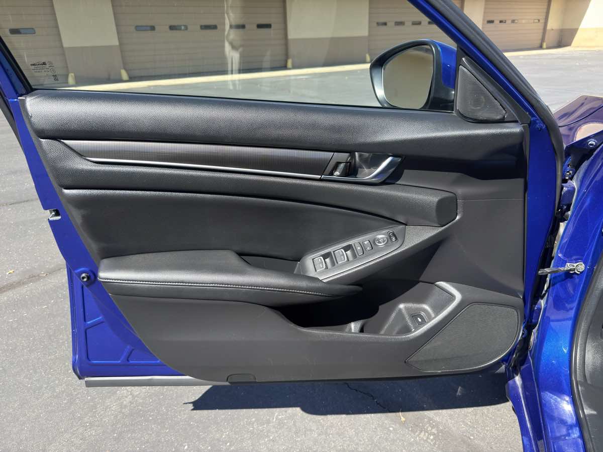 Used 2020 Honda Accord Sport image 12