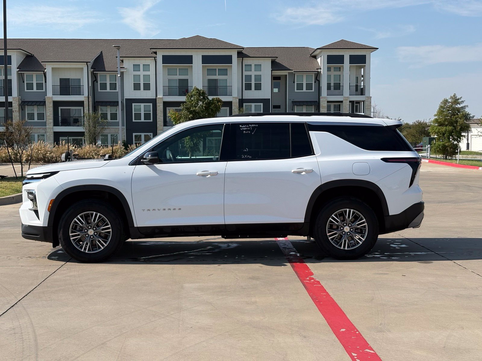 Certified 2026 Chevrolet Traverse LT w/ Driver Confidence Package FWD image 4