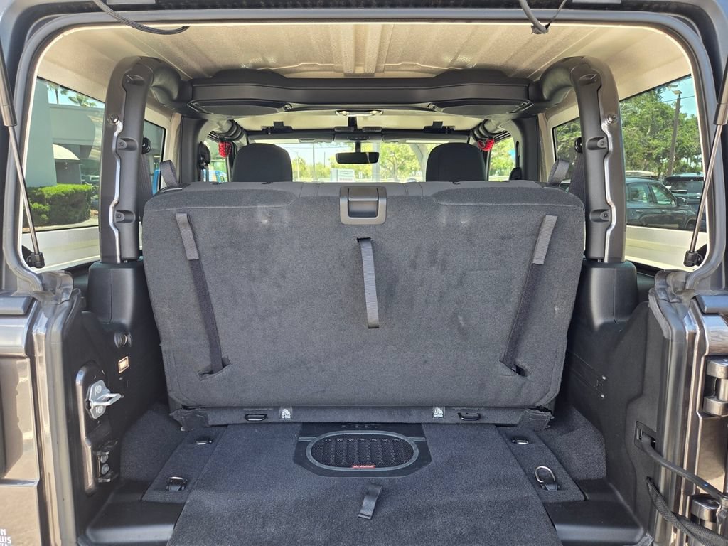 Used 2022 Jeep Wrangler Rubicon AWD/4WD image 10