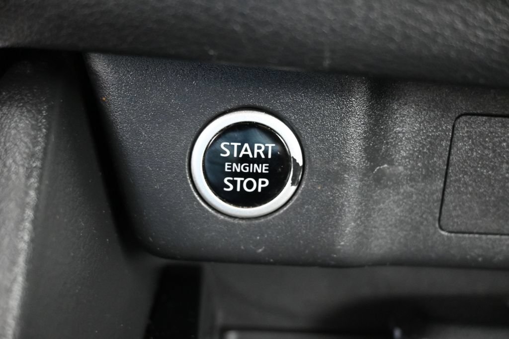 Used 2023 Nissan Rogue SV FWD image 24