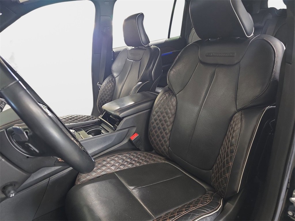 Used 2023 Jeep Grand Cherokee L Summit w/ Advanced Protech Group IV image 18