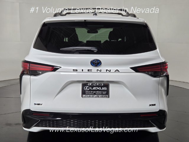 Used 2025 Toyota Sienna XSE w/ XSE Plus Package FWD image 5