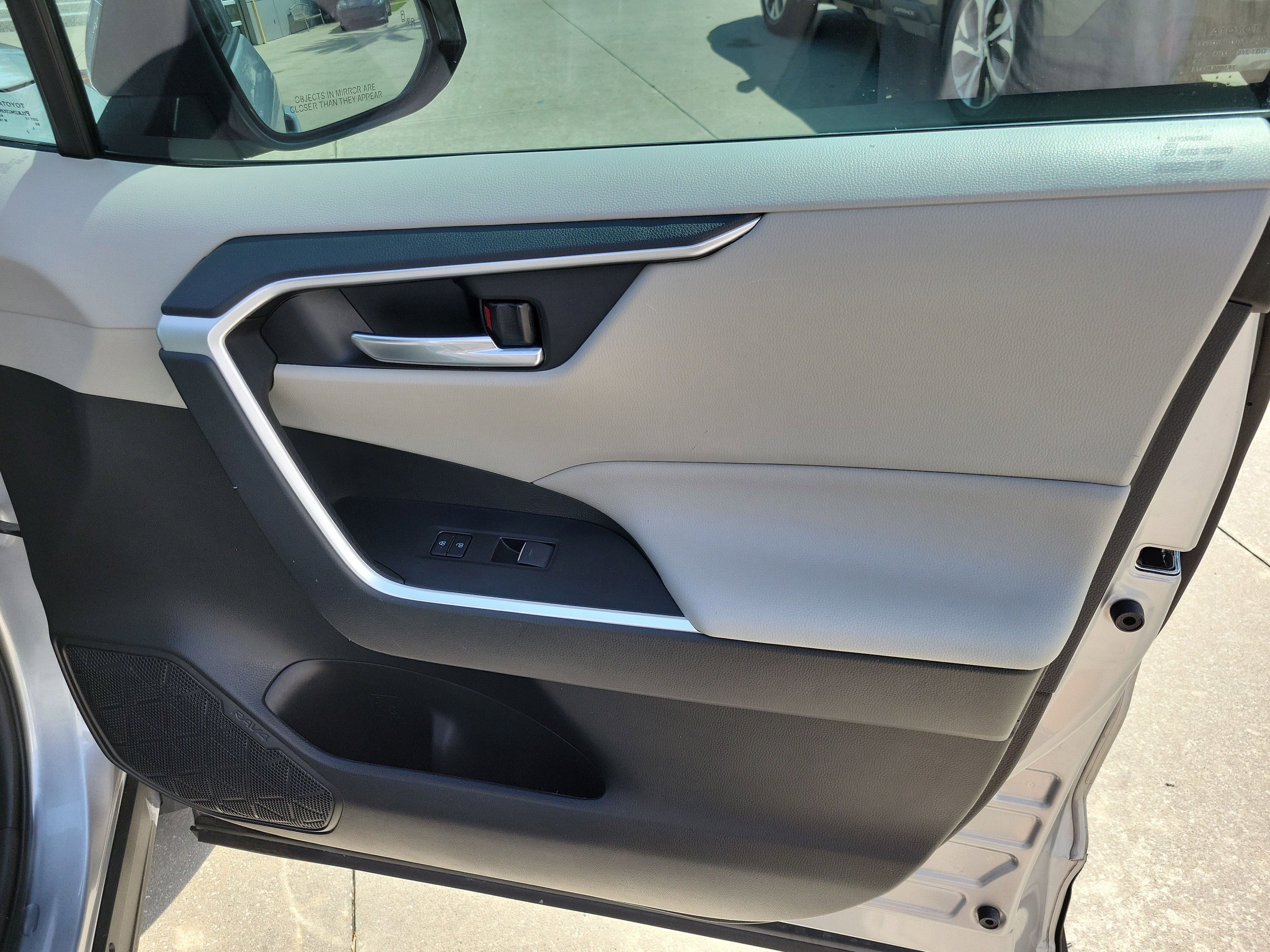 Certified 2023 Toyota RAV4 XLE w/ Convenience Package FWD image 30
