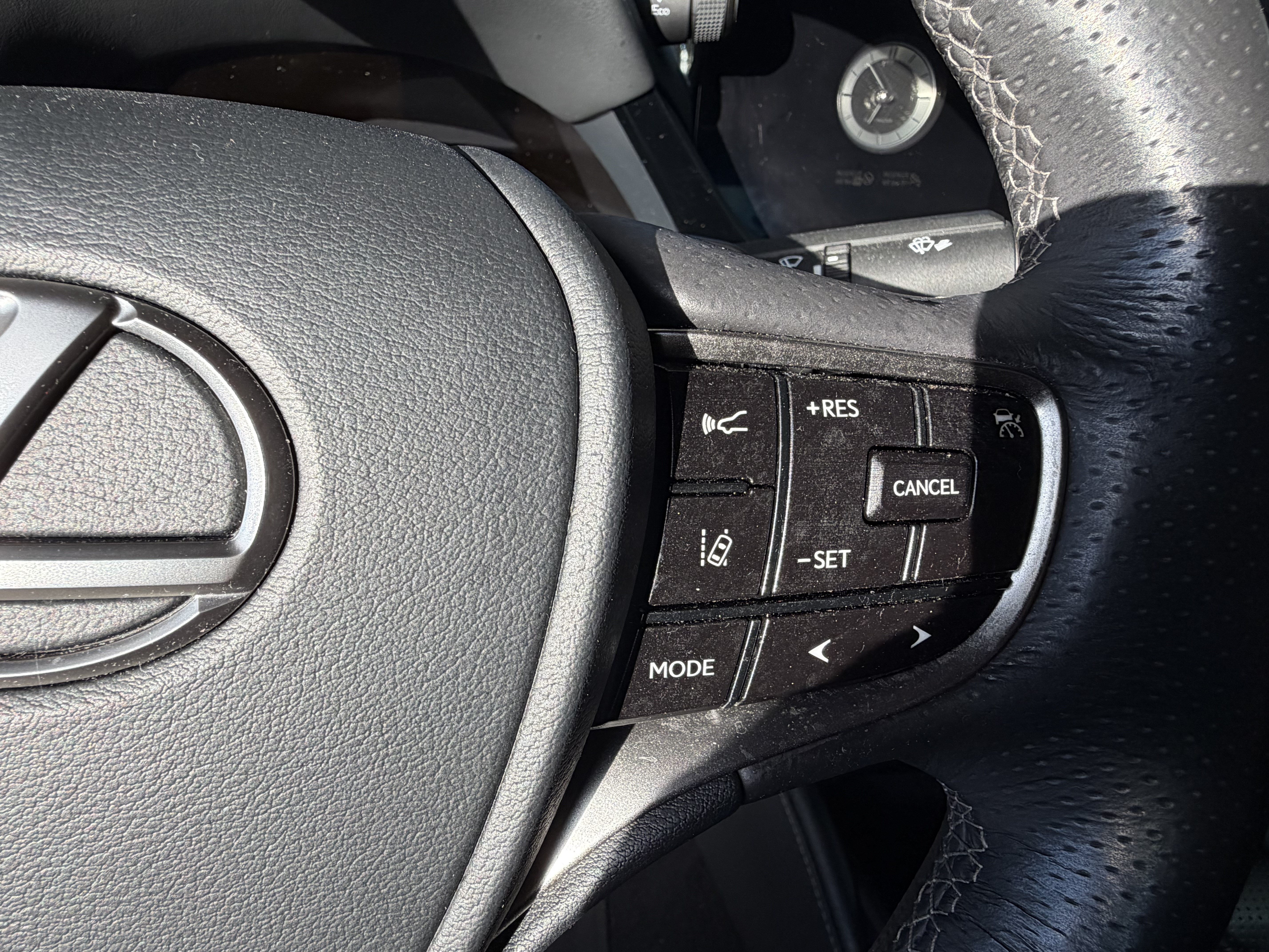 Certified 2023 Lexus ES 350 F Sport w/ Accessory Package (Z2) FWD image 19