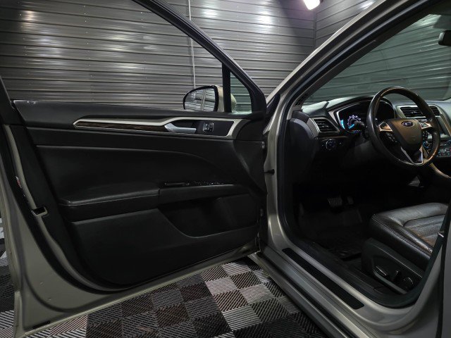 Used 2016 Ford Fusion SE w/ Equipment Group 202A image 32