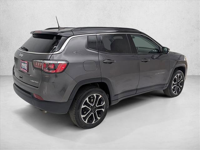 Used 2022 Jeep Compass Limited AWD/4WD image 5