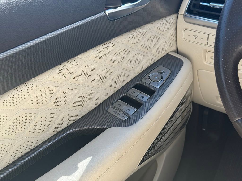 Used 2021 Hyundai Palisade Calligraphy image 7