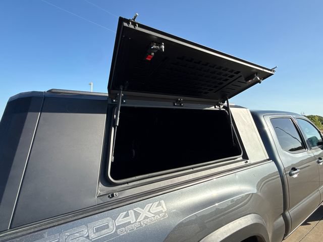 Used 2019 Toyota Tacoma TRD Off-Road w/ Technology Package AWD/4WD image 11