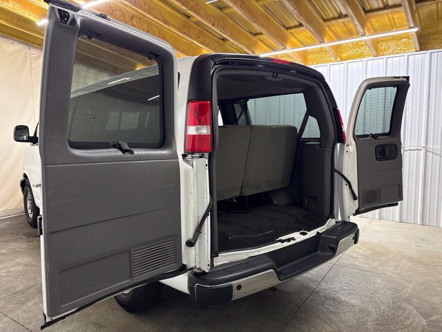 Used 2020 Chevrolet Express 2500 LT RWD image 9