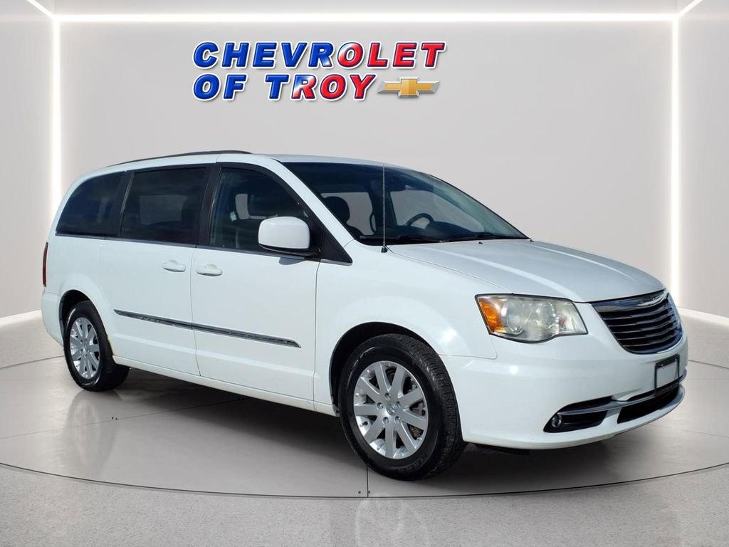 Used 2014 Chrysler Town & Country Touring FWD image 1