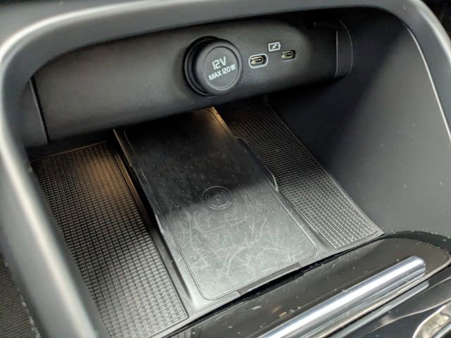 Certified 2023 Volvo C40 Recharge Core image 31