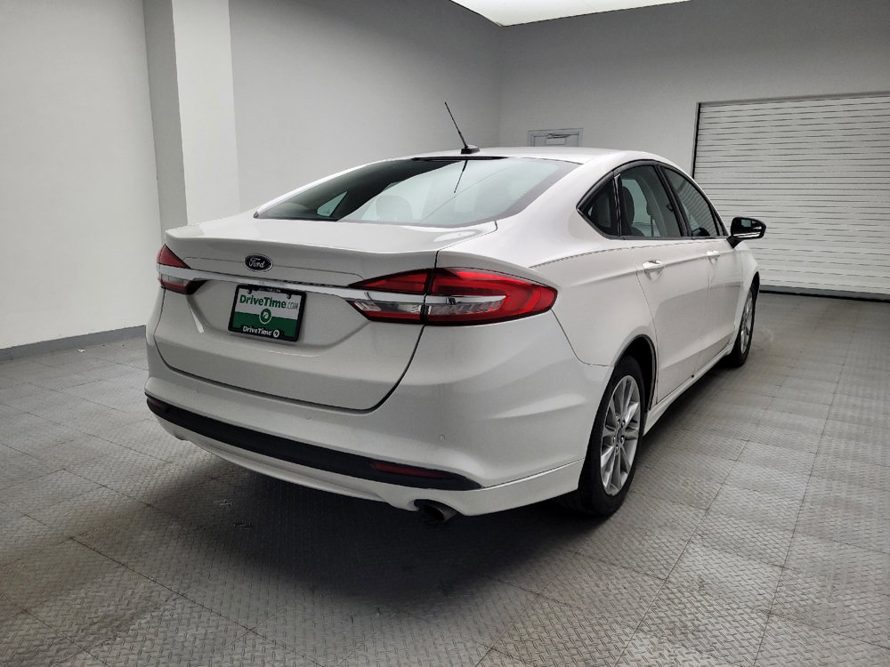 Used 2017 Ford Fusion SE w/ Fusion SE Technology Package FWD image 9
