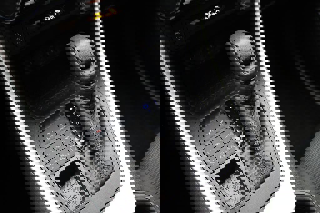 Used 2024 Toyota RAV4 LE image 20