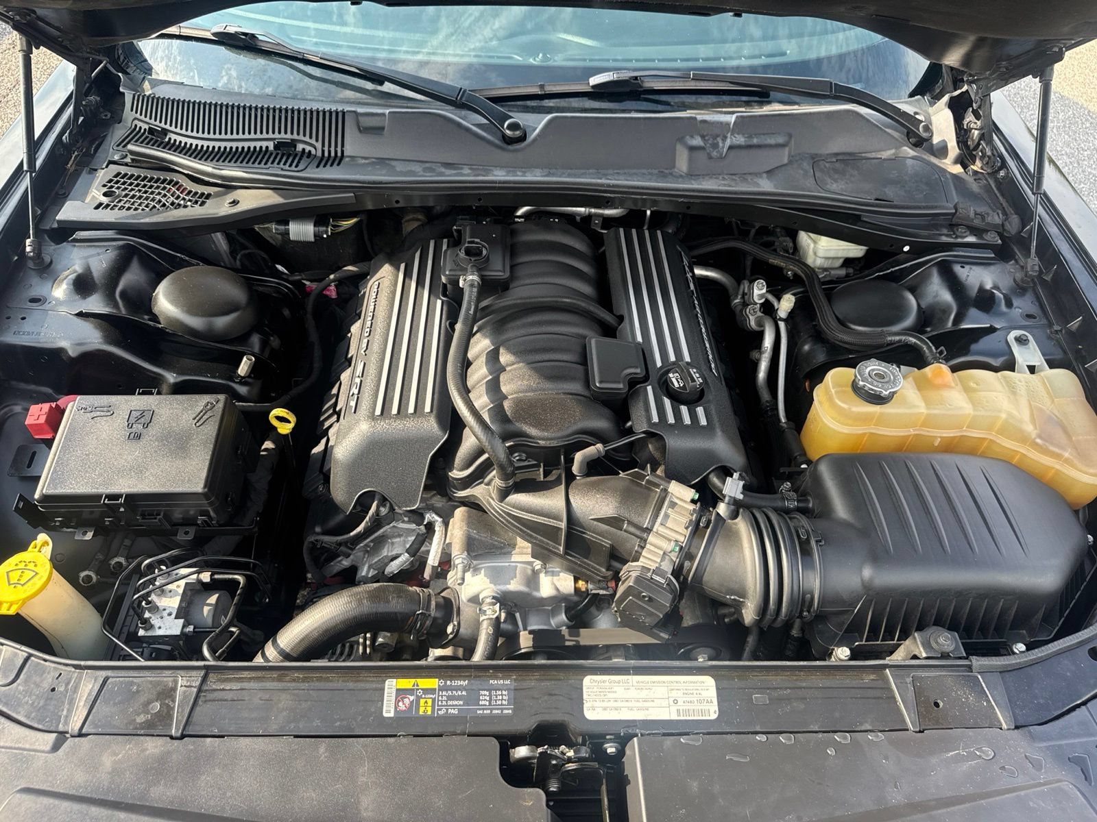 Used 2015 Dodge Challenger R/T Scat Pack w/ Leather Interior Group RWD image 9