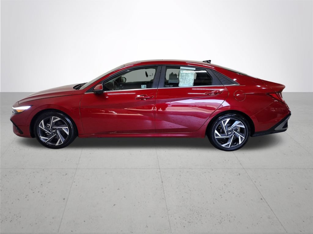 Certified 2024 Hyundai Elantra Limited FWD image 12