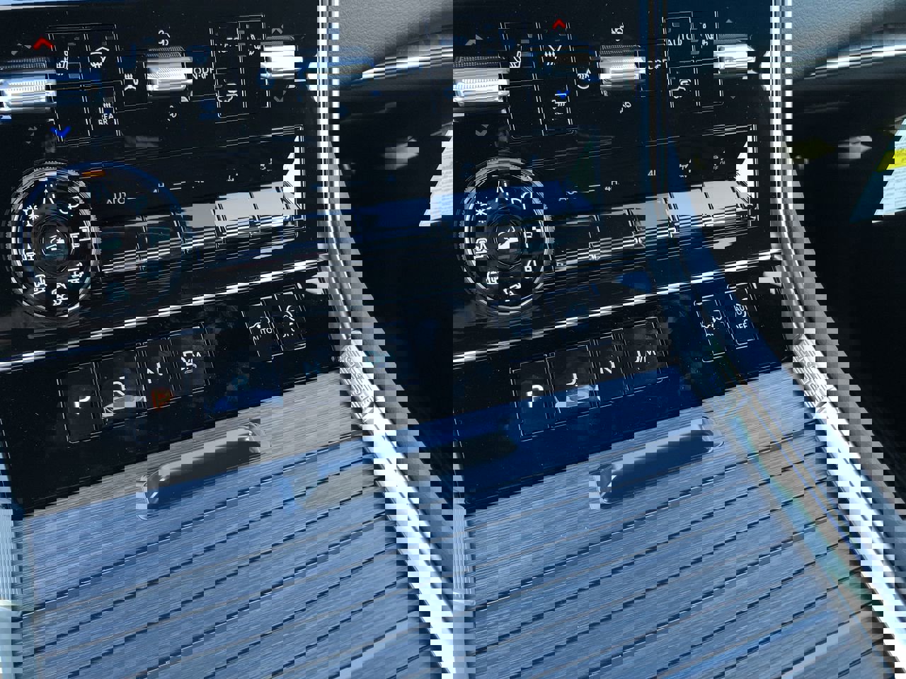 New 2026 Nissan Armada PRO-4X w/ Captain's Chari Seat Package image 28