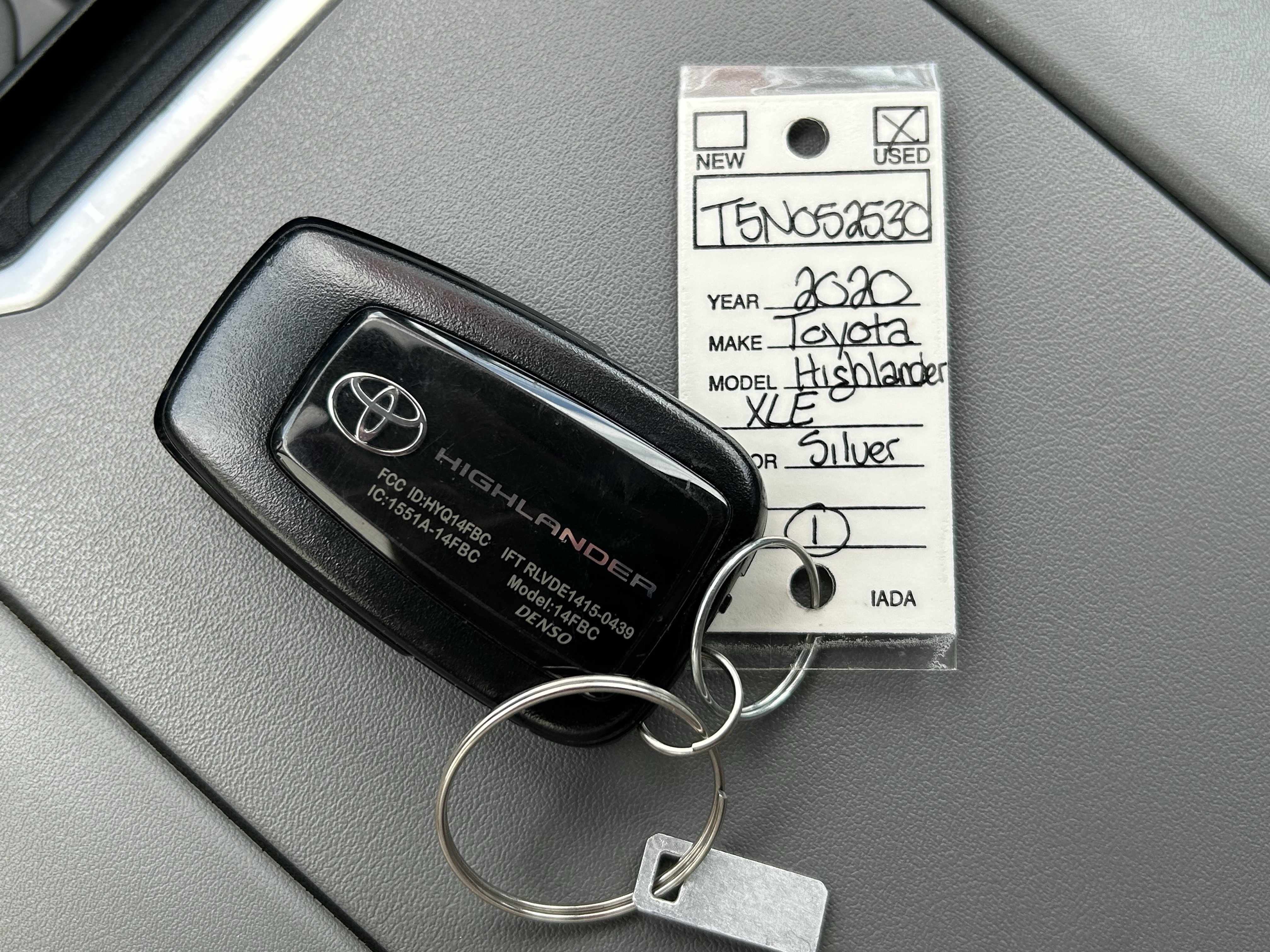 Certified 2020 Toyota Highlander XLE AWD/4WD image 38