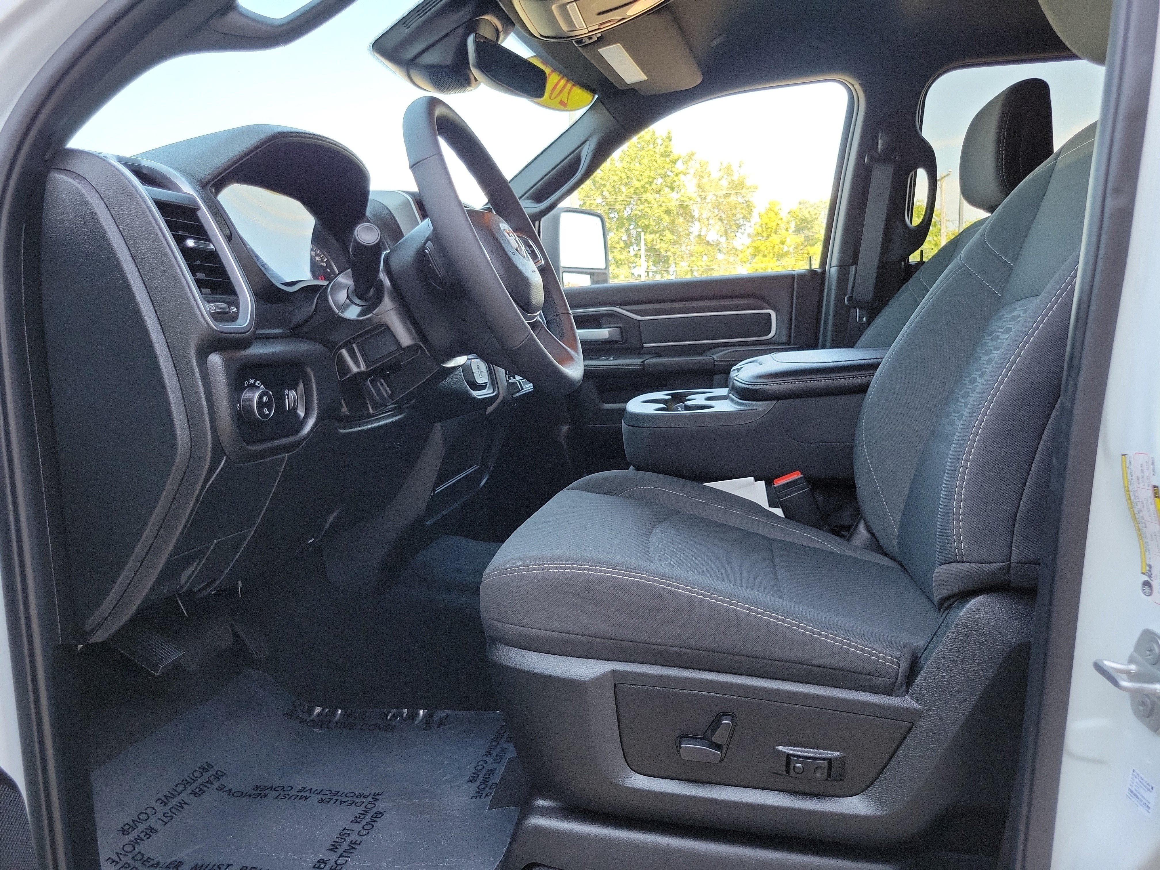 Used 2025 RAM 3500 Lone Star w/ Safety Group AWD/4WD image 7