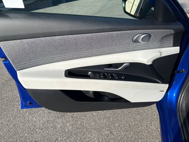 Certified 2025 Hyundai Elantra Limited image 10