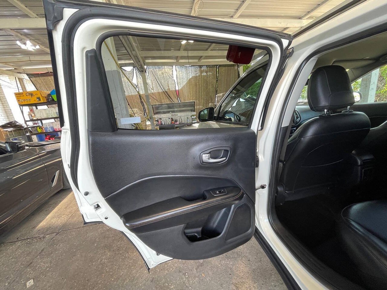 Used 2019 Jeep Compass Limited FWD image 14