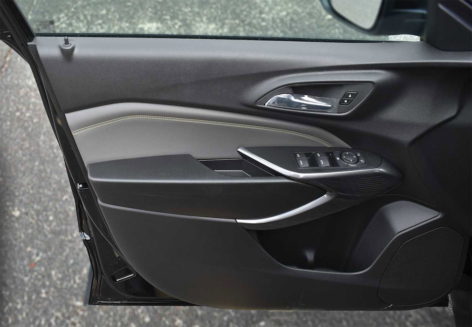 New 2026 Chevrolet Trax ACTIV w/ Sunroof Package image 25