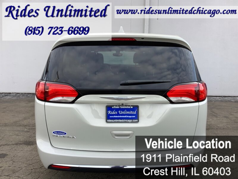 Used 2017 Chrysler Pacifica Touring Plus w/ Tire & Wheel Group image 5