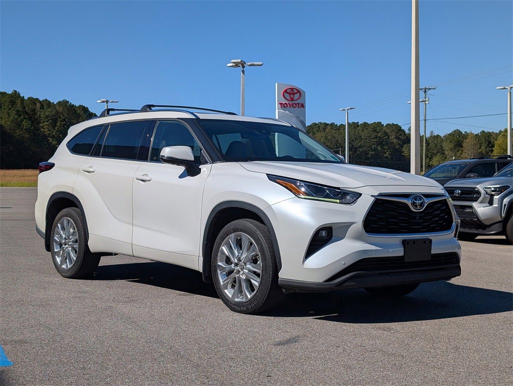 Used 2020 Toyota Highlander Limited image 7