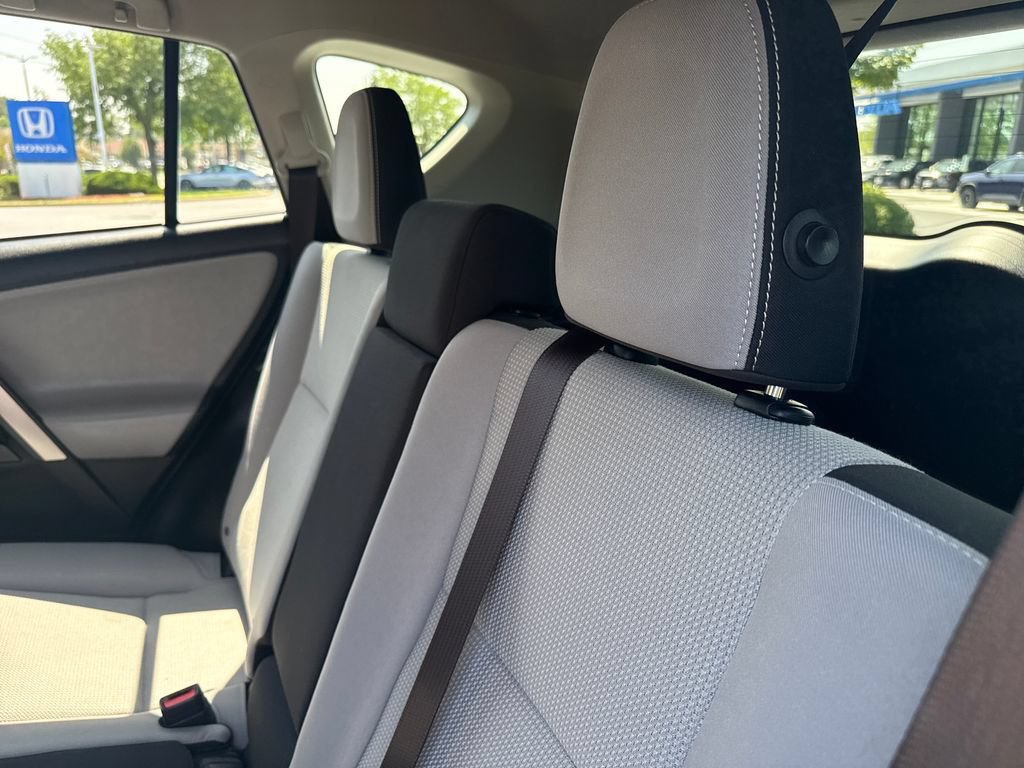 Used 2017 Toyota RAV4 XLE FWD image 19