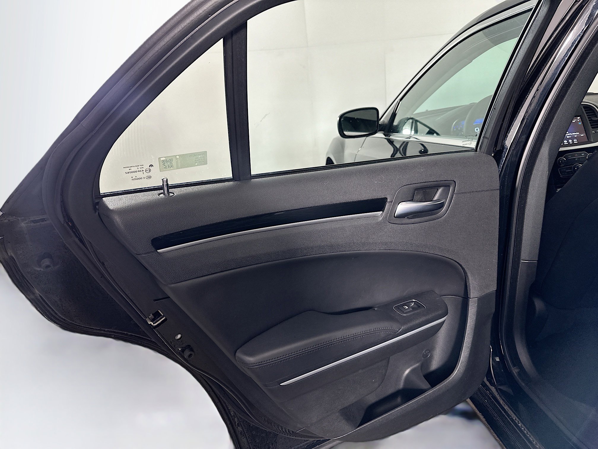 Used 2023 Chrysler 300 Touring image 24