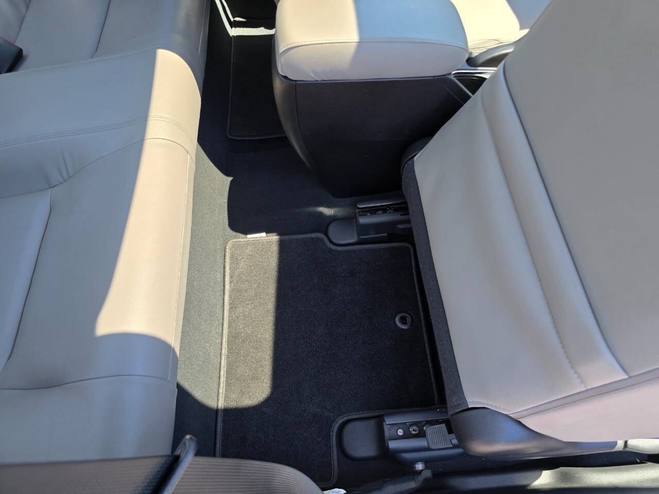 Used 2015 Honda Civic EX-L image 25