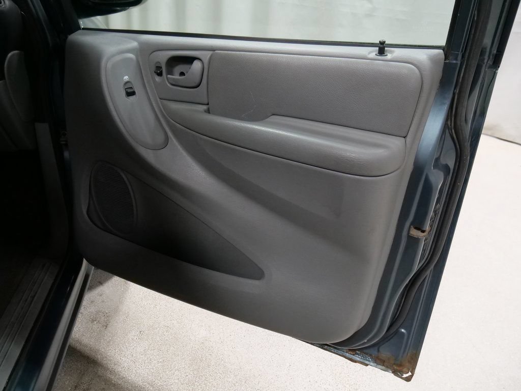 Used 2007 Dodge Caravan SXT w/ Popular Equipment Group I FWD image 31