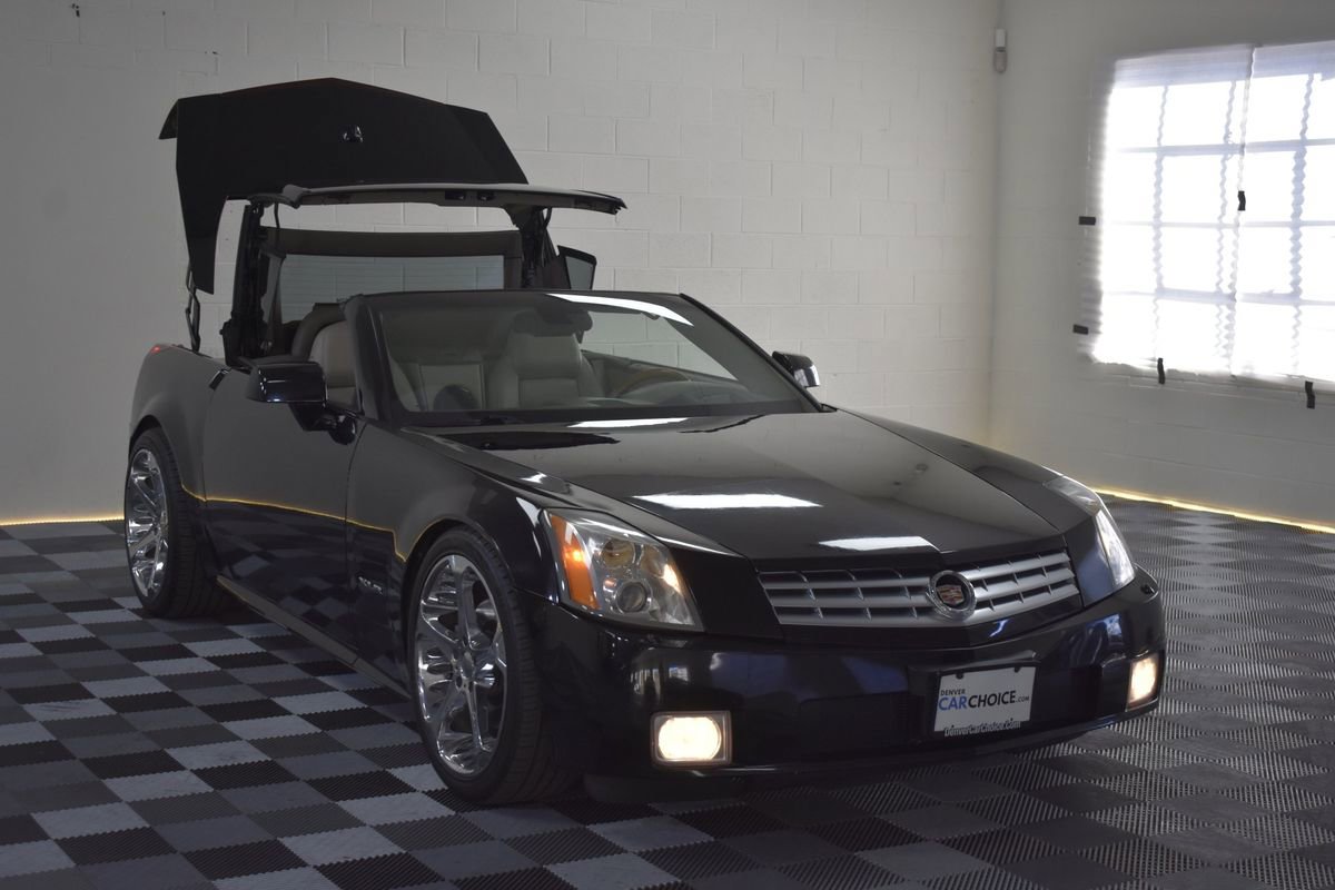 Used 2005 Cadillac XLR image 29