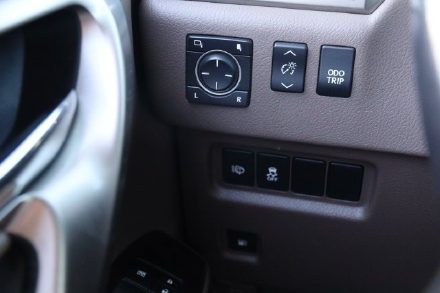 Used 2015 Lexus GX 460 w/ Premium Package AWD/4WD image 24