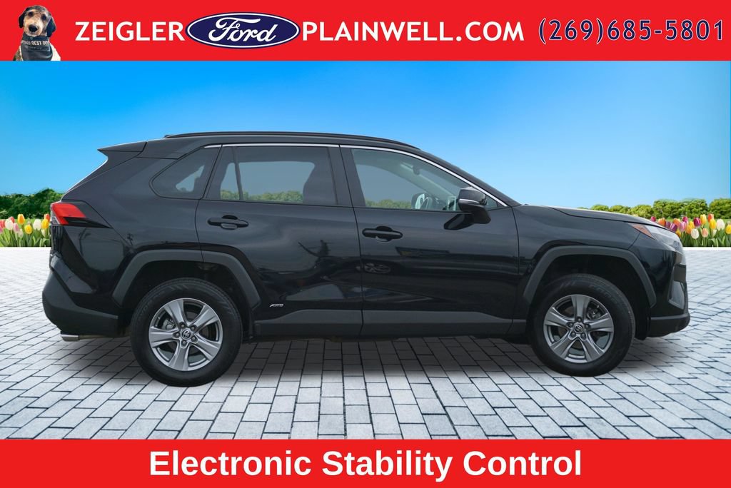 Used 2023 Toyota RAV4 LE AWD/4WD image 6