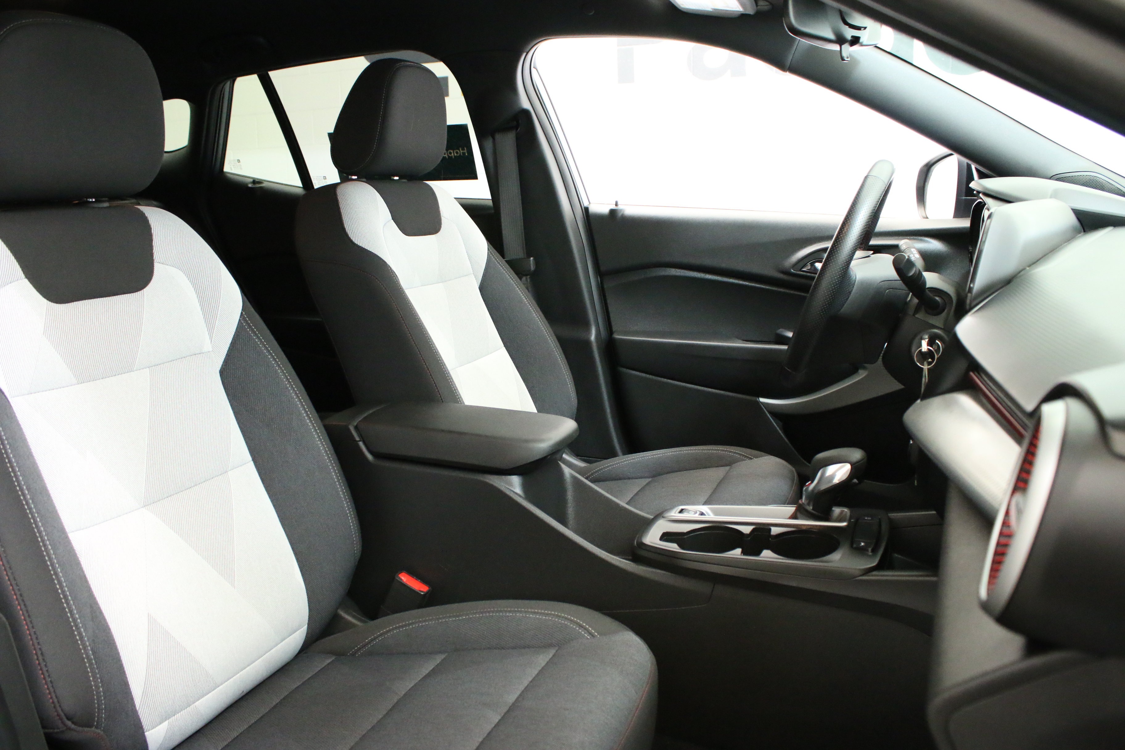 Certified 2024 Chevrolet Trax RS w/ Driver Confidence Package FWD image 33