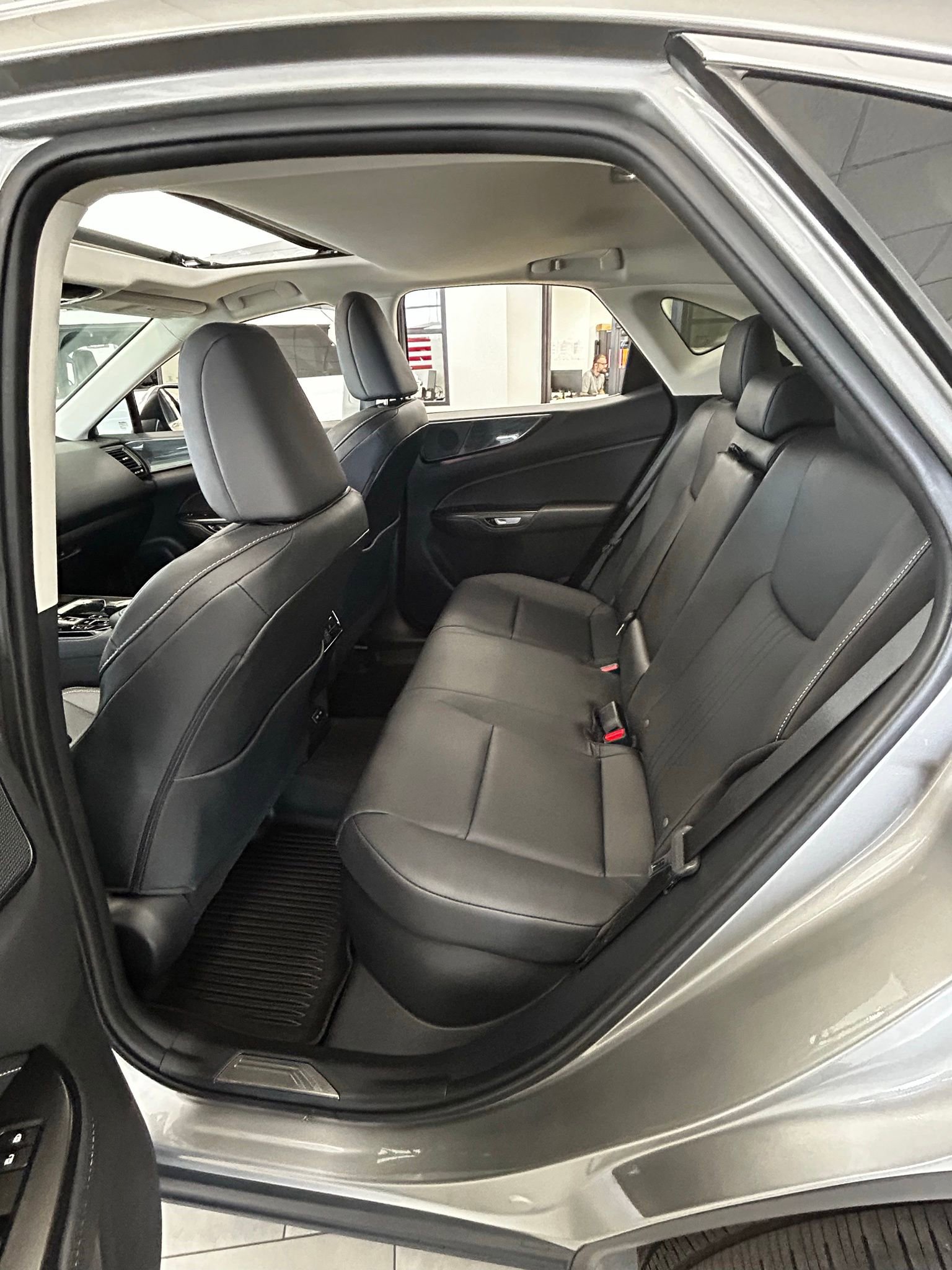 Used 2025 Lexus NX 350h AWD w/ Premium Package image 9