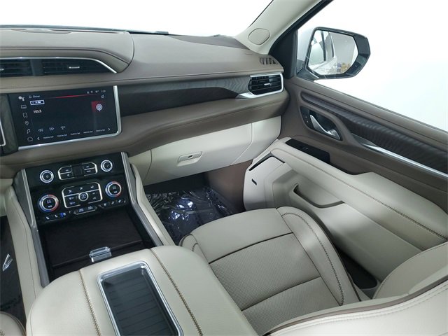 Used 2024 GMC Yukon XL Denali image 16