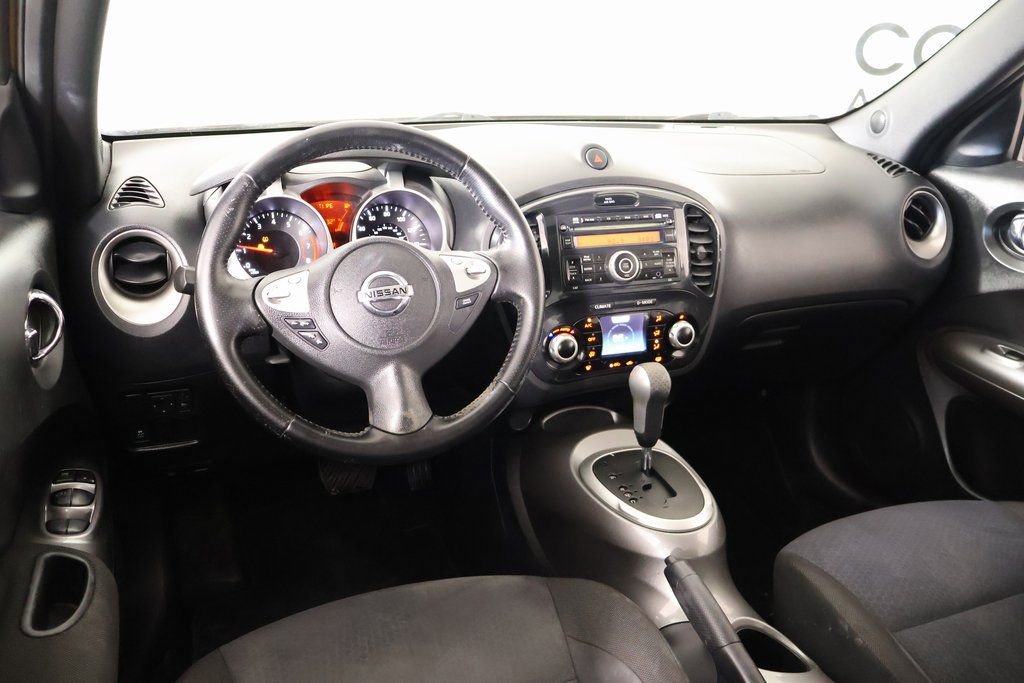Used 2013 Nissan Juke SV image 2
