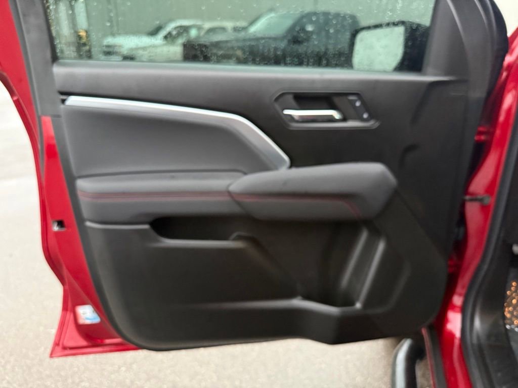 Used 2024 Chevrolet Colorado Z71 w/ Z71 Convenience Package 2 image 9