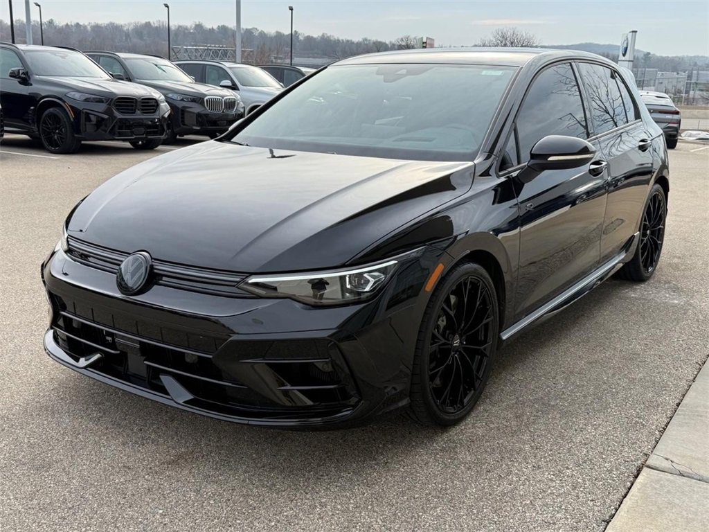 Used 2025 Volkswagen Golf R Black Edition image 8