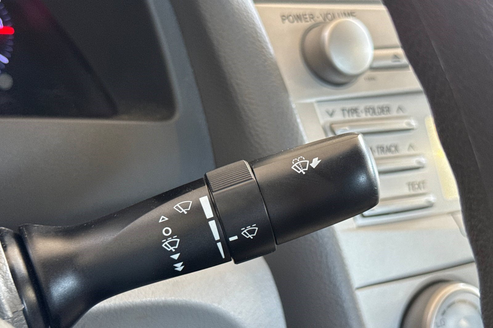 Used 2010 Toyota Camry LE FWD image 30