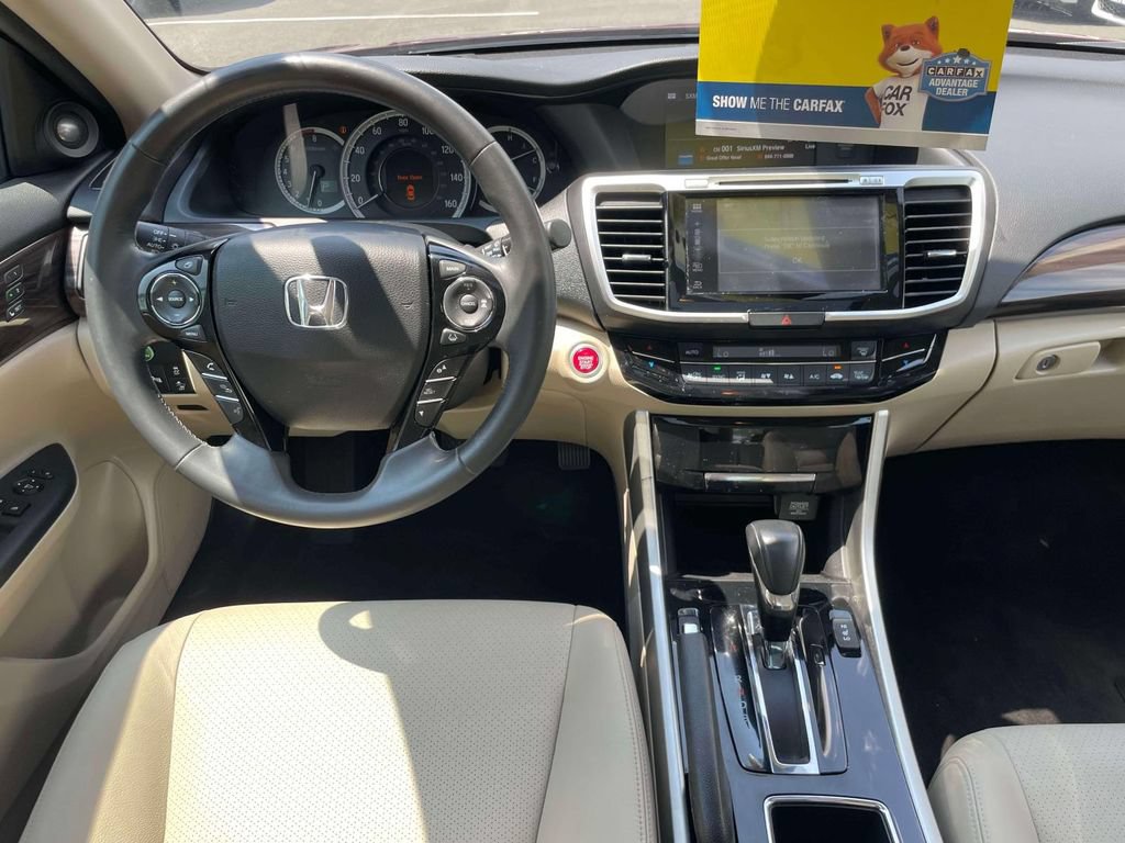 Used 2016 Honda Accord Touring image 12