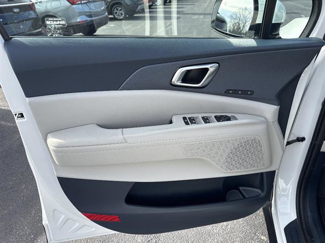 New 2026 Kia Carnival EX FWD image 6