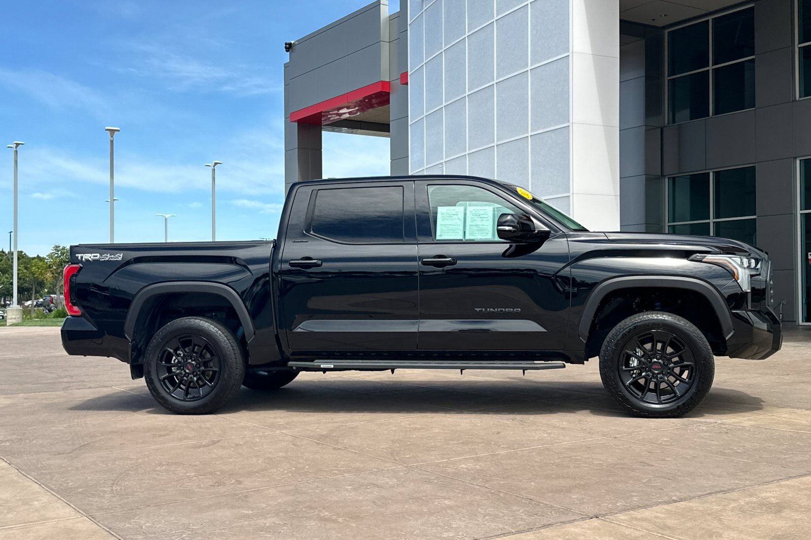 Used 2024 Toyota Tundra Limited w/ TRD Off-Road Package AWD/4WD video 3