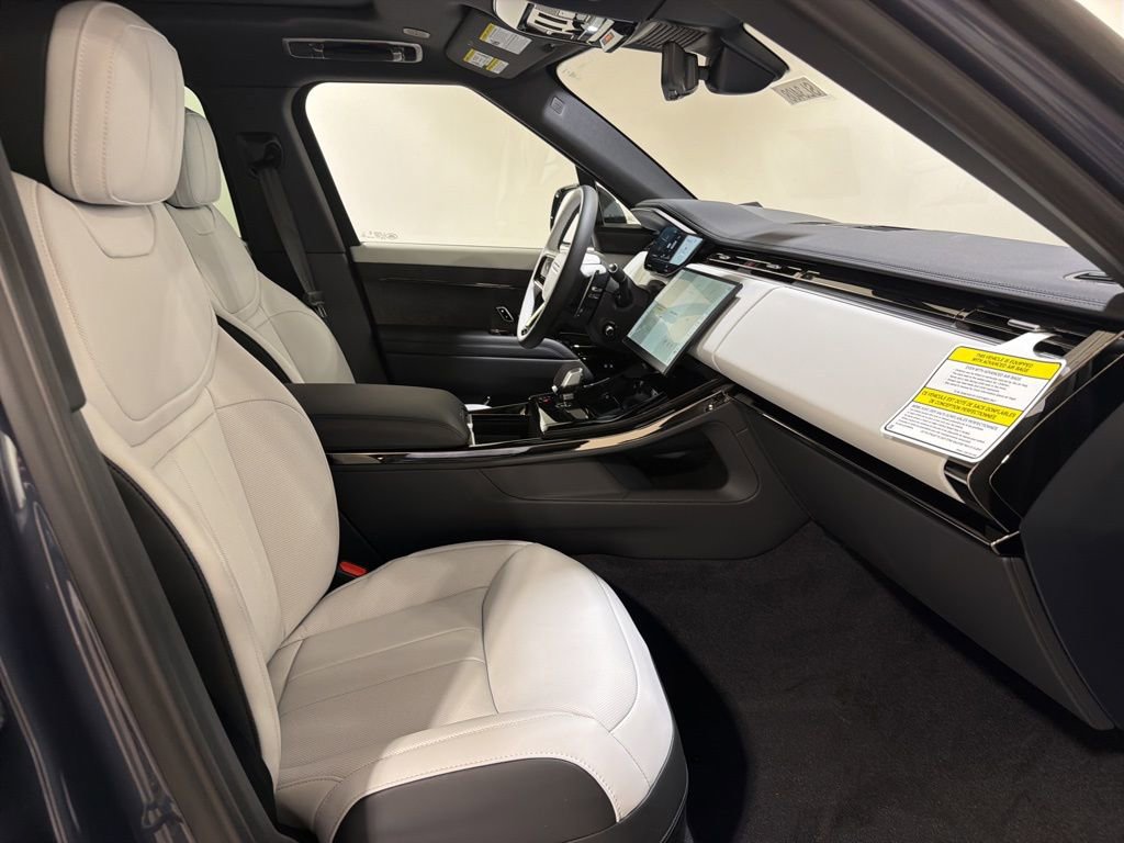 New 2026 Land Rover Range Rover Sport Dynamic SE AWD/4WD image 24