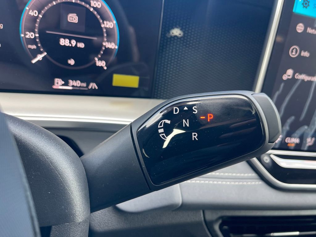 New 2026 Volkswagen Tiguan SE R-Line image 22