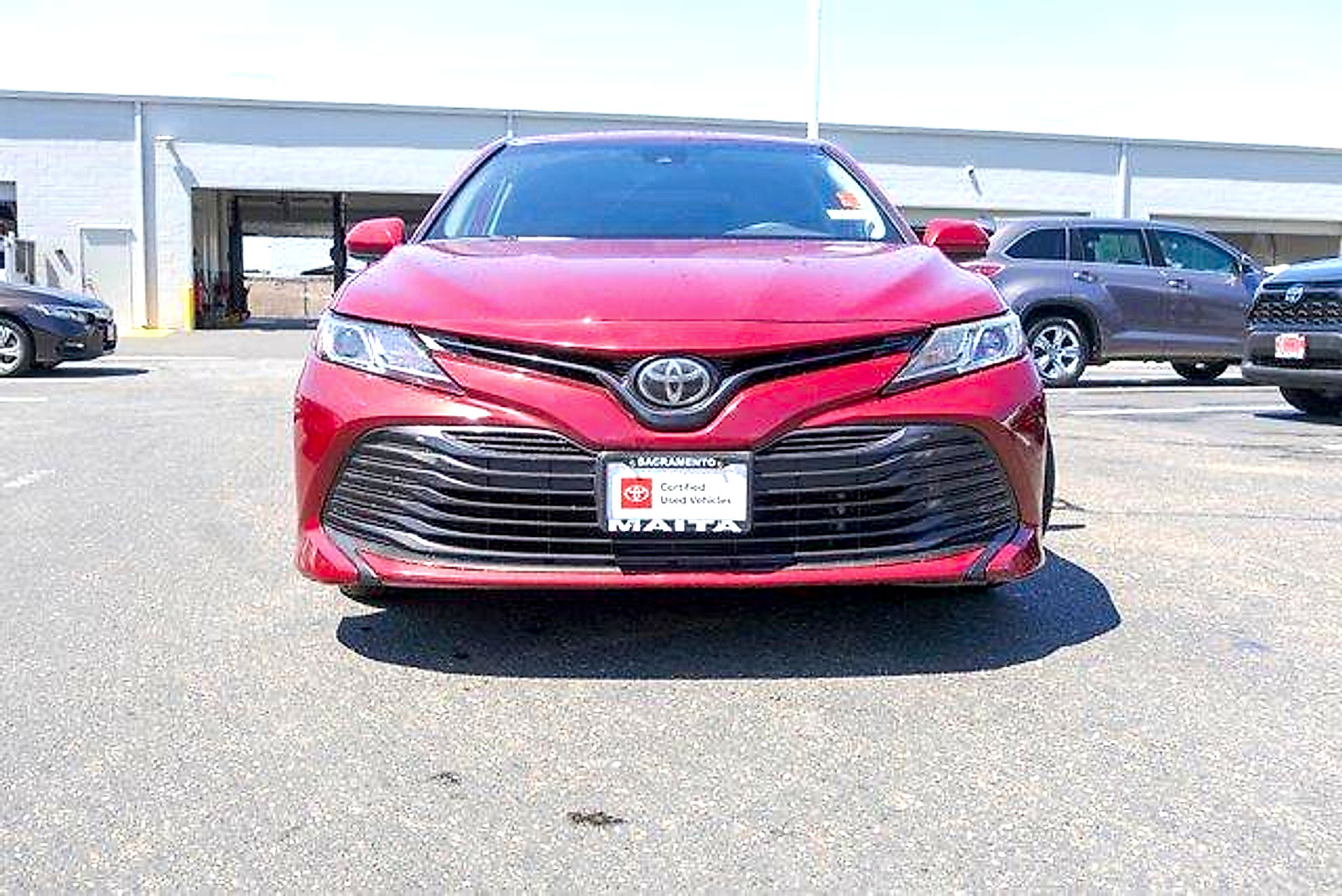 Used 2019 Toyota Camry LE FWD image 3