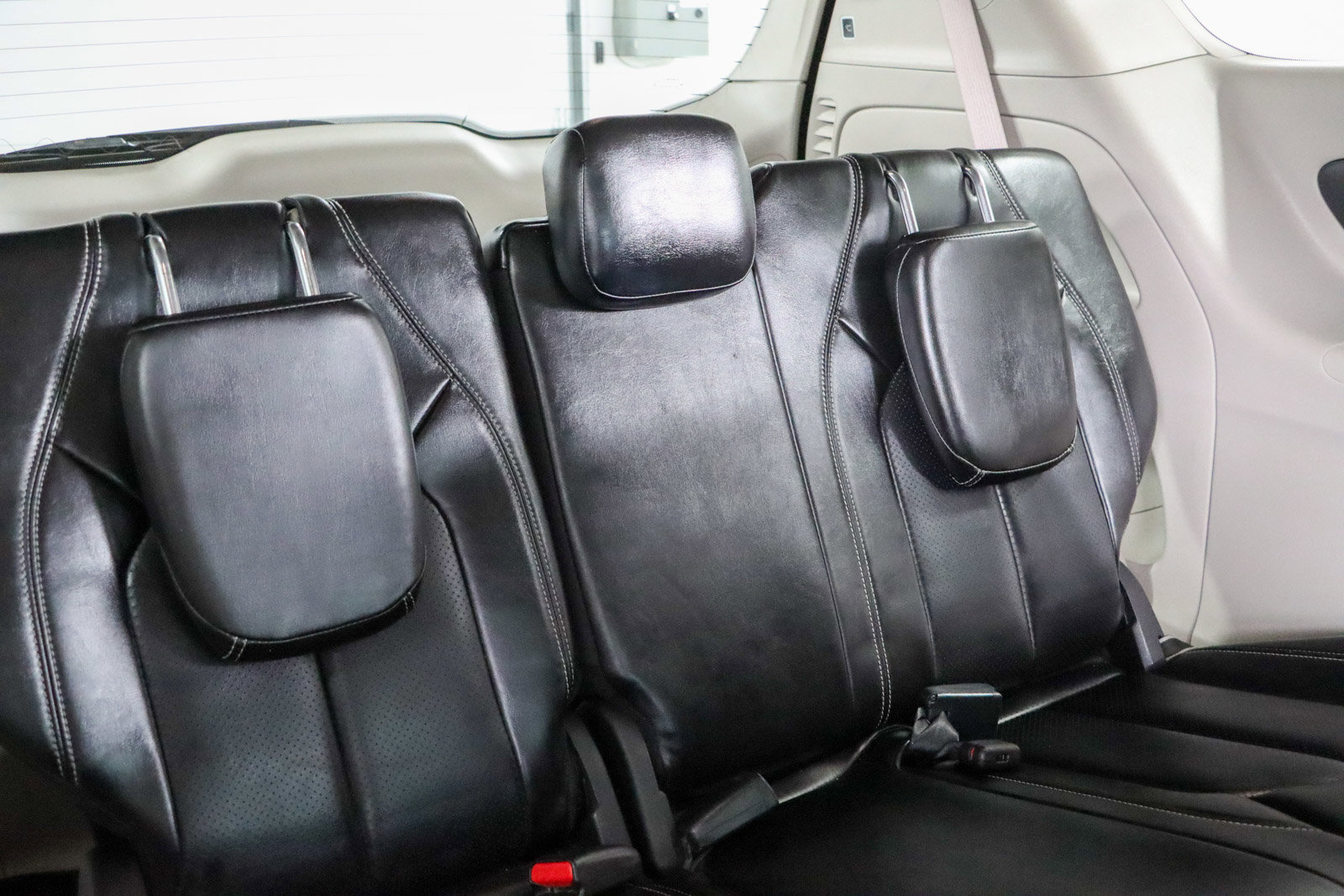 Used 2023 Chrysler Pacifica Touring-L FWD image 29