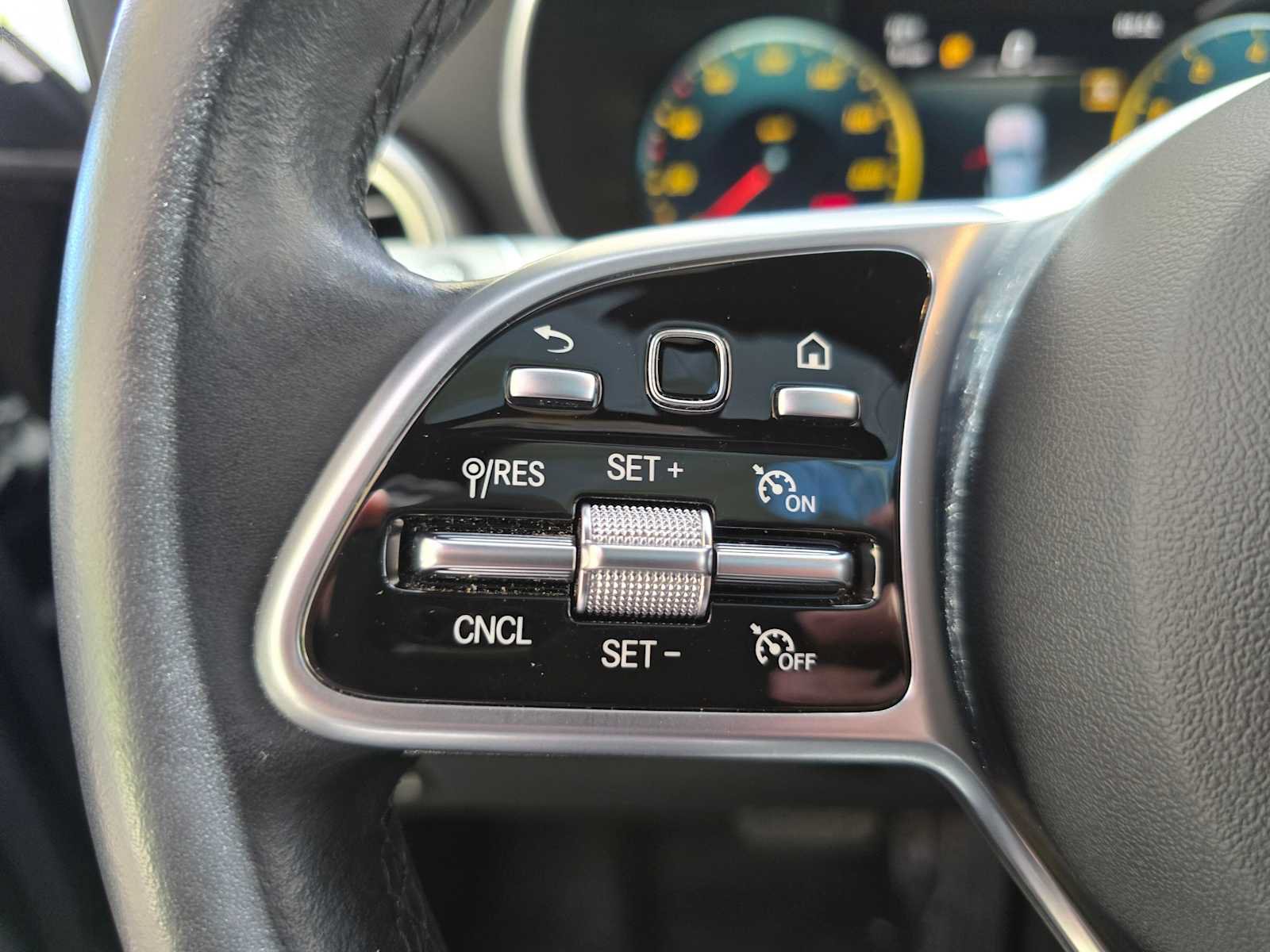 Used 2021 Mercedes-Benz GLC 300 4MATIC image 34
