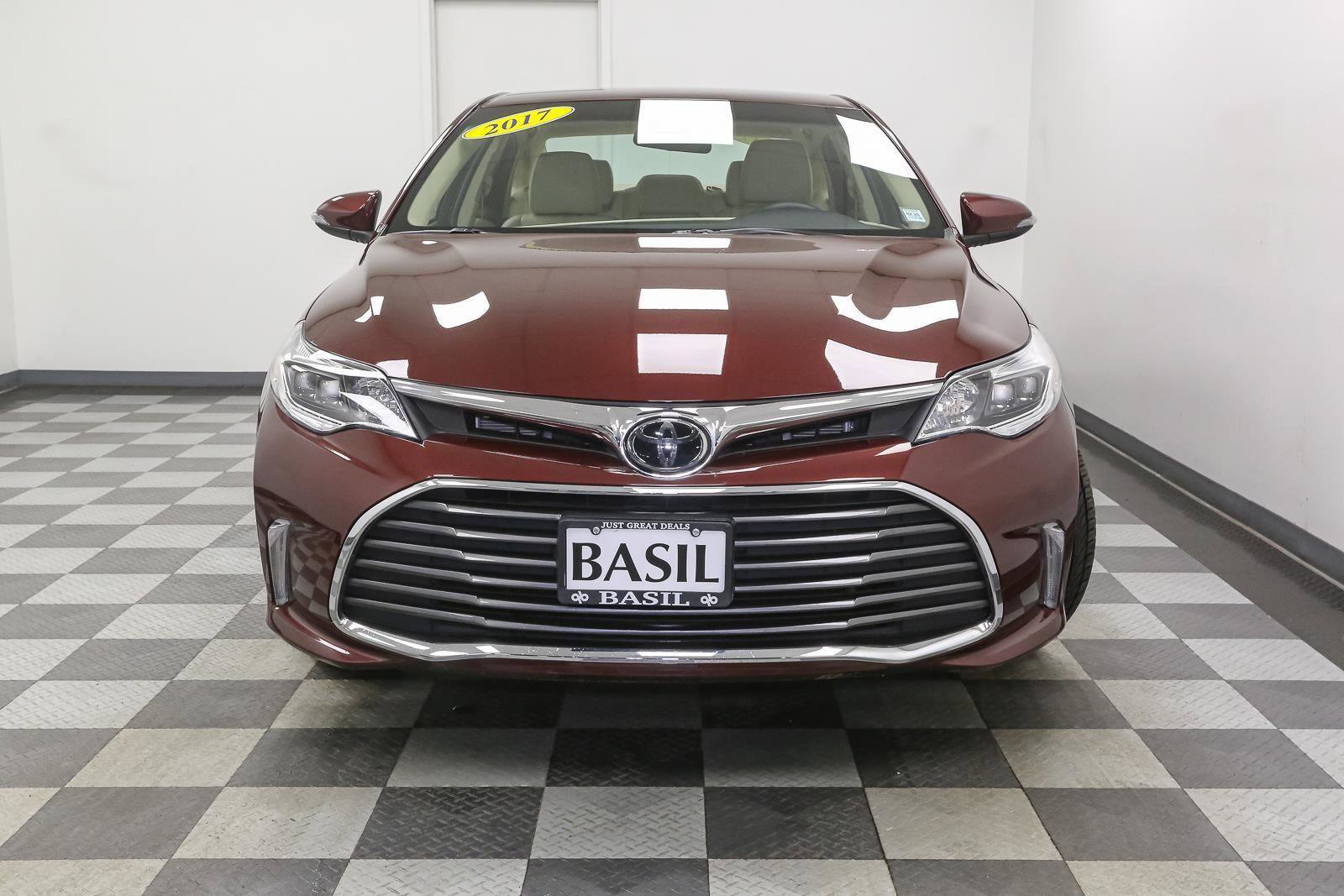Used 2017 Toyota Avalon XLE w/ Carpet Mat Package image 3